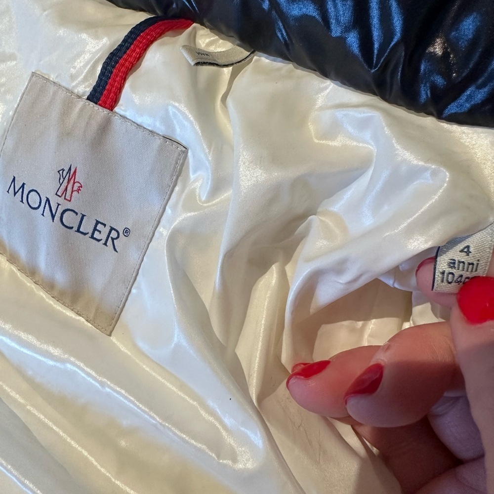 Moncler jacket Authentic - Picture 9 of 17
